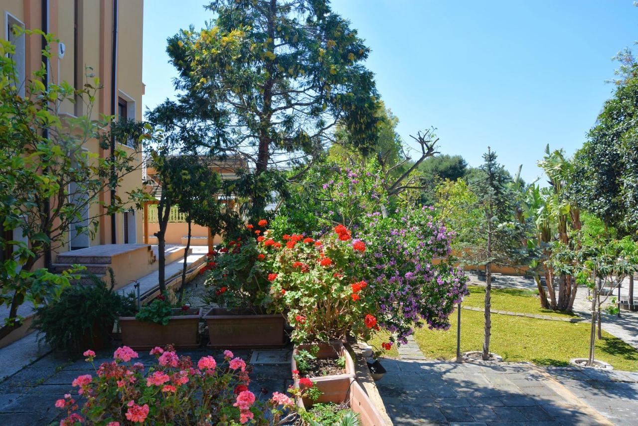 B&B Il Canto Del Mare Pulsano Exterior foto
